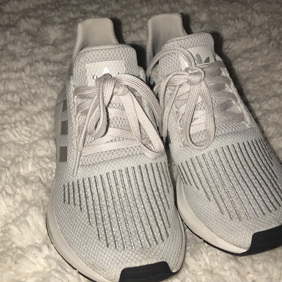 adidas swift run light grey